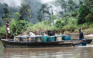 Crude-oil-being-illegally-transported-in-the-Niger-Delta-360x225