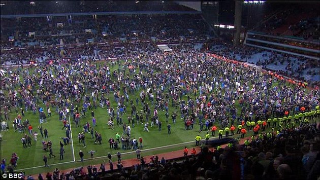 Aston Villa crowd