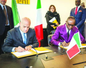 1-Kachikwu-right-signing-the-MOU-on-behalf-of-Nigeria-Descalzi-left-signed-on-behalf-of-Eni-450x450